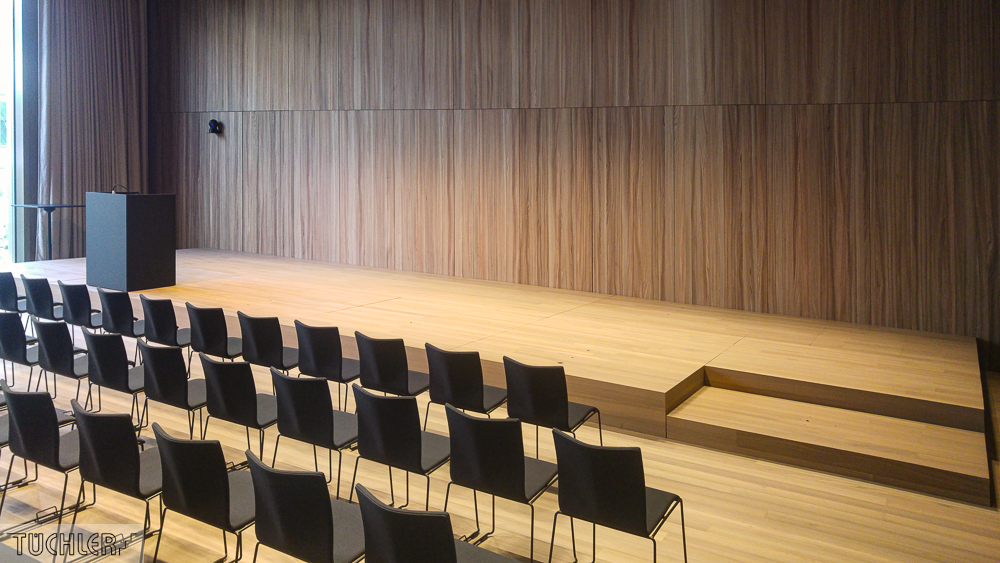CH_Kaiseraugst_Audiorium C_Bühnenpodest Zoom_Abtreppung
