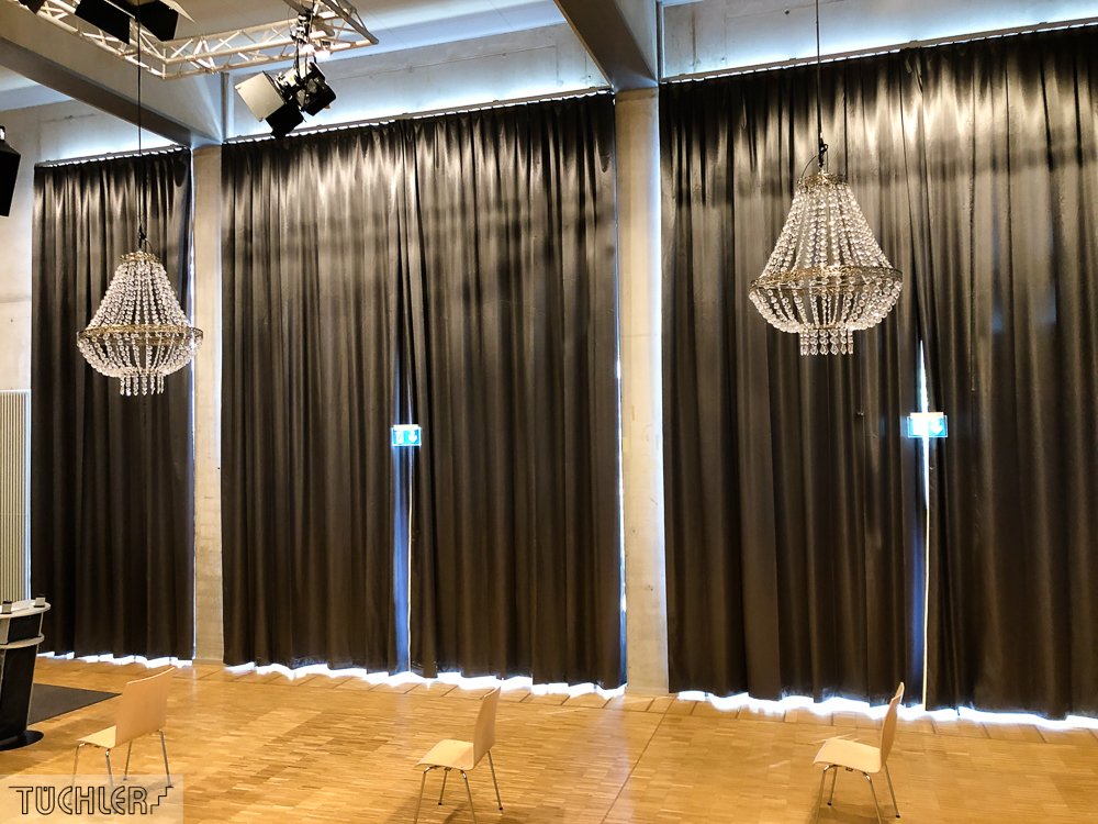 DE_München-Milbertshofen_Kulturhaus_Verdunkelungsvorhang_Ansicht 1