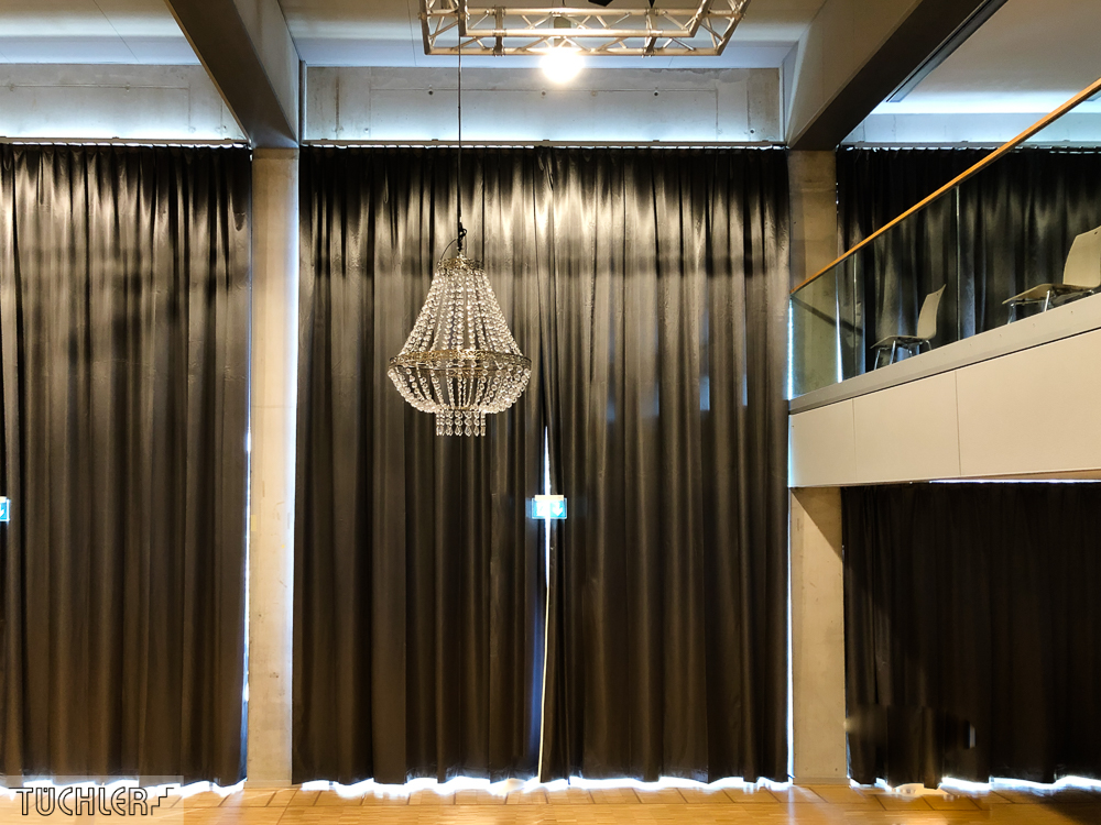 DE_München-Milbertshofen_Kulturhaus_Verdunkelungsvorhang_Ansicht 2